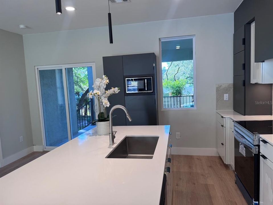 For Sale: $312,000 (3 beds, 2 baths, 1230 Square Feet)