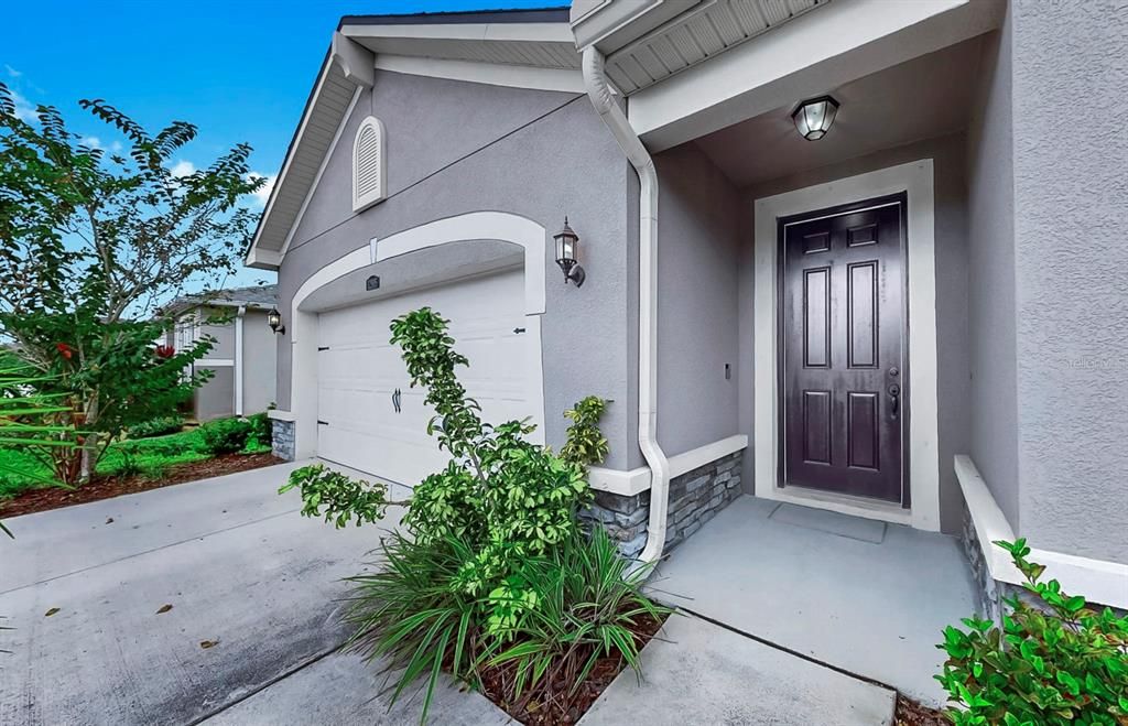 Active With Contract: $375,000 (3 beds, 2 baths, 2017 Square Feet)