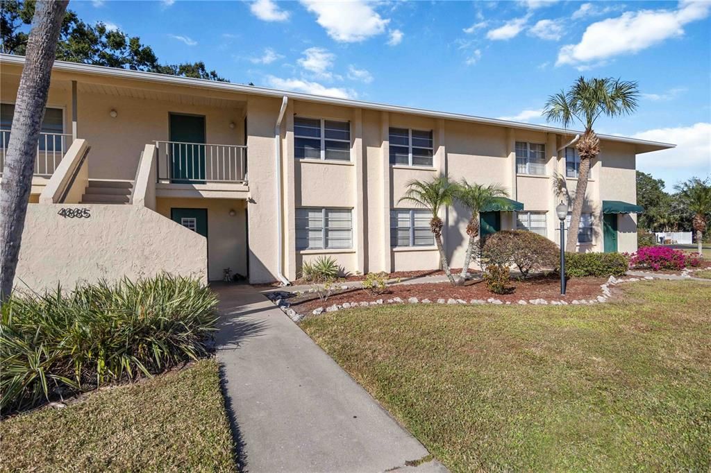 待售: $140,000 (2 贝兹, 1 浴室, 1072 平方英尺)