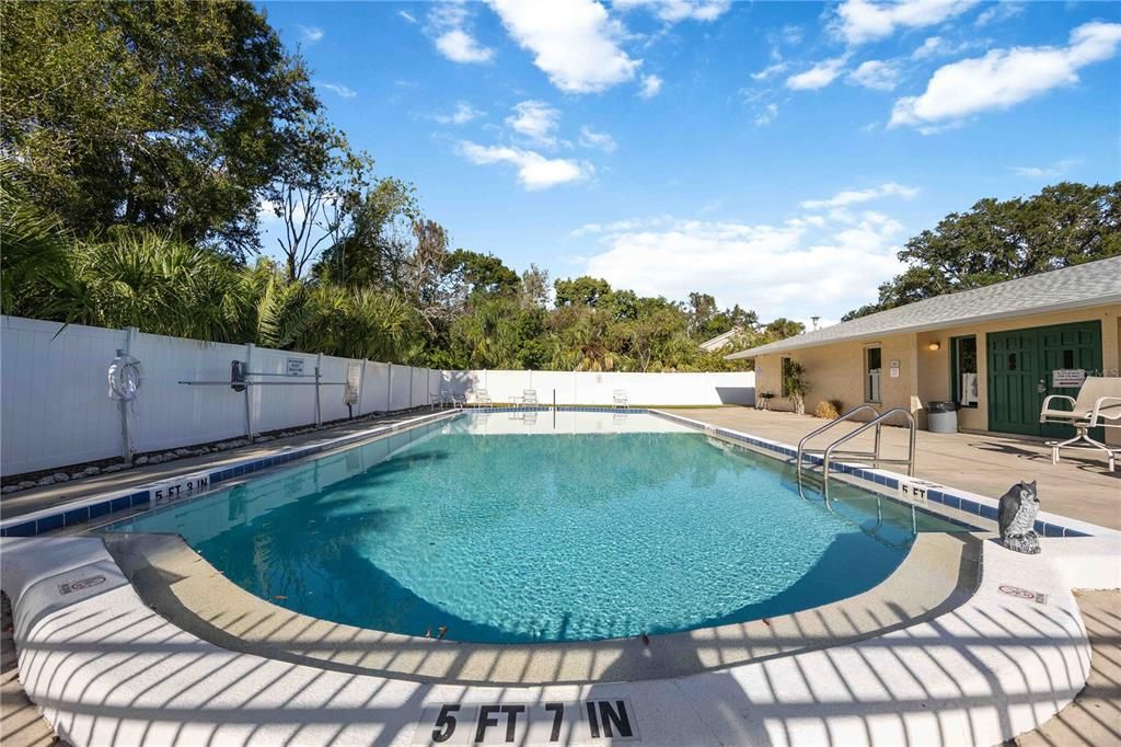 待售: $140,000 (2 贝兹, 1 浴室, 1072 平方英尺)