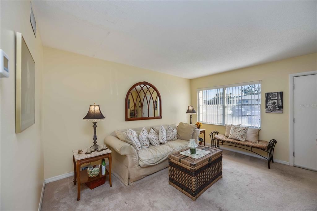 待售: $140,000 (2 贝兹, 1 浴室, 1072 平方英尺)