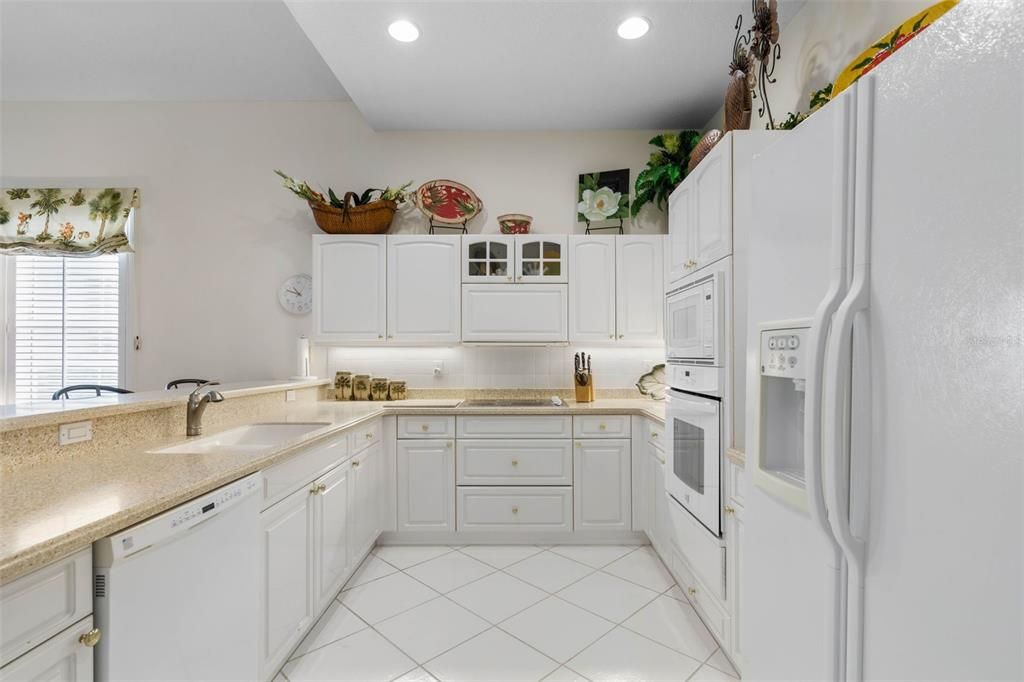 En Venta: $950,000 (3 camas, 2 baños, 2336 Pies cuadrados)