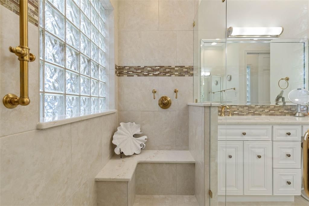 En Venta: $950,000 (3 camas, 2 baños, 2336 Pies cuadrados)