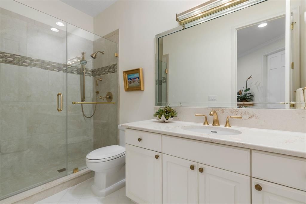 En Venta: $950,000 (3 camas, 2 baños, 2336 Pies cuadrados)