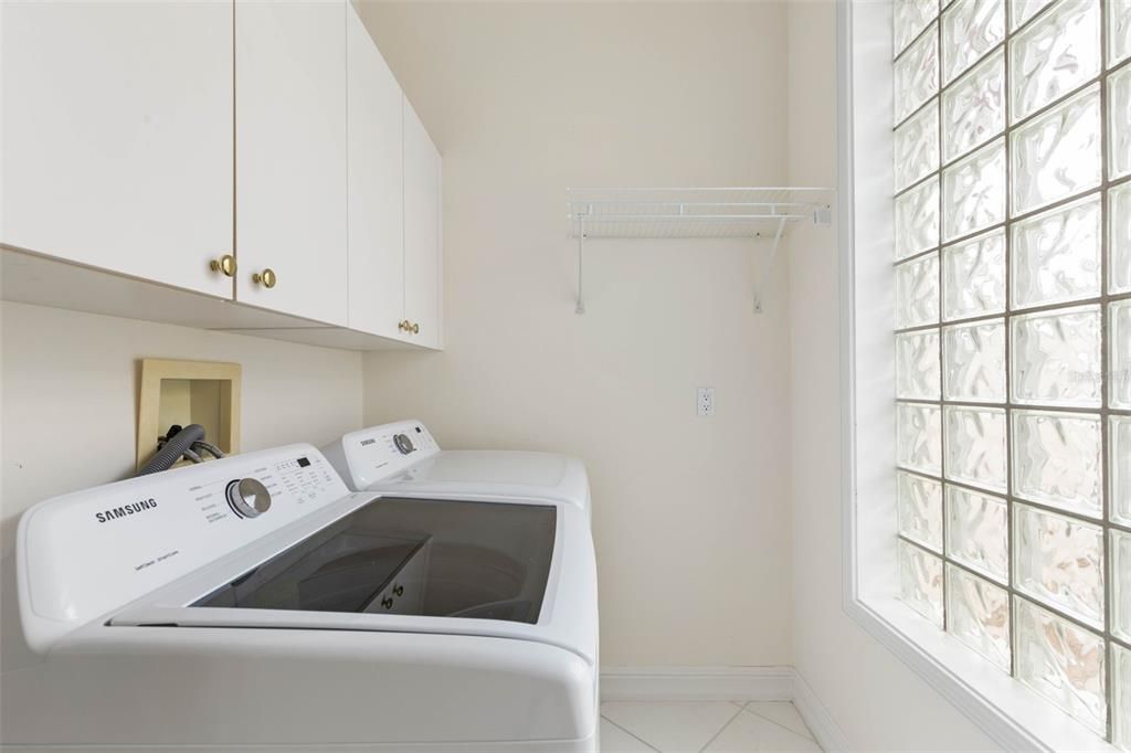 En Venta: $950,000 (3 camas, 2 baños, 2336 Pies cuadrados)