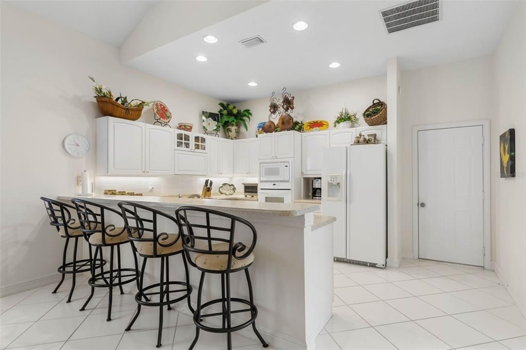 En Venta: $950,000 (3 camas, 2 baños, 2336 Pies cuadrados)