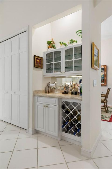 En Venta: $950,000 (3 camas, 2 baños, 2336 Pies cuadrados)