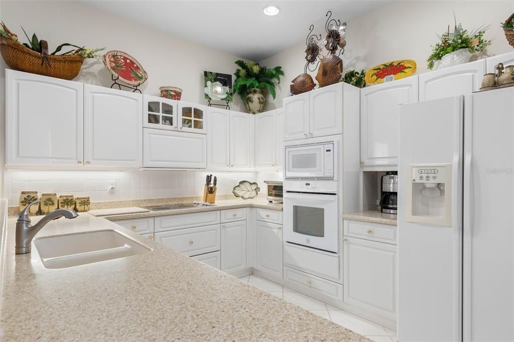 En Venta: $950,000 (3 camas, 2 baños, 2336 Pies cuadrados)