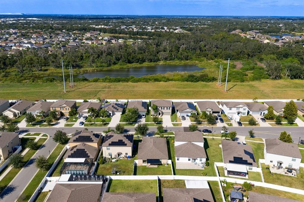 合同活跃: $335,000 (4 贝兹, 2 浴室, 1841 平方英尺)