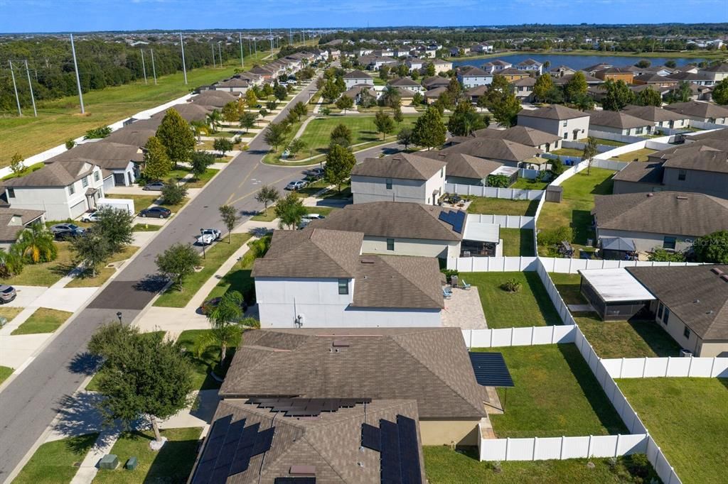 合同活跃: $335,000 (4 贝兹, 2 浴室, 1841 平方英尺)