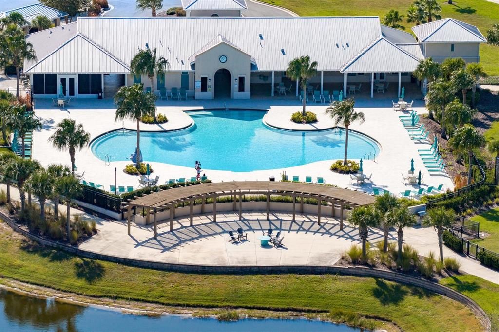 合同活跃: $335,000 (4 贝兹, 2 浴室, 1841 平方英尺)