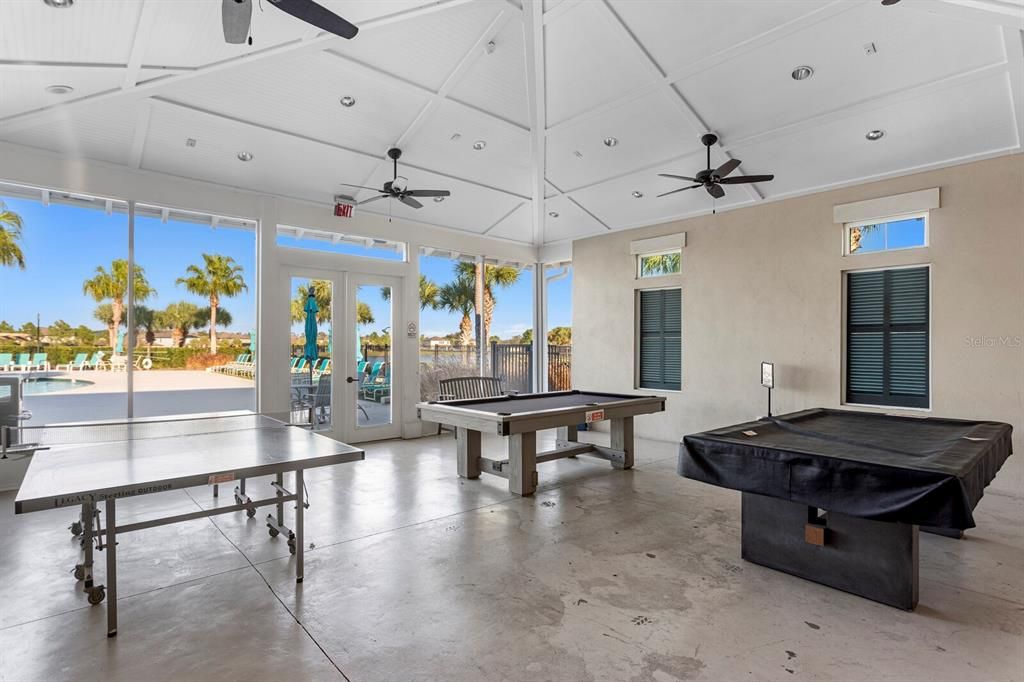 合同活跃: $335,000 (4 贝兹, 2 浴室, 1841 平方英尺)