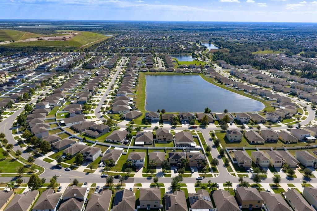 合同活跃: $335,000 (4 贝兹, 2 浴室, 1841 平方英尺)