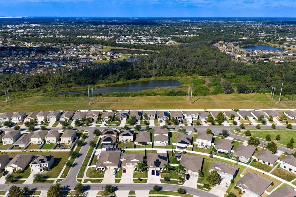 合同活跃: $335,000 (4 贝兹, 2 浴室, 1841 平方英尺)