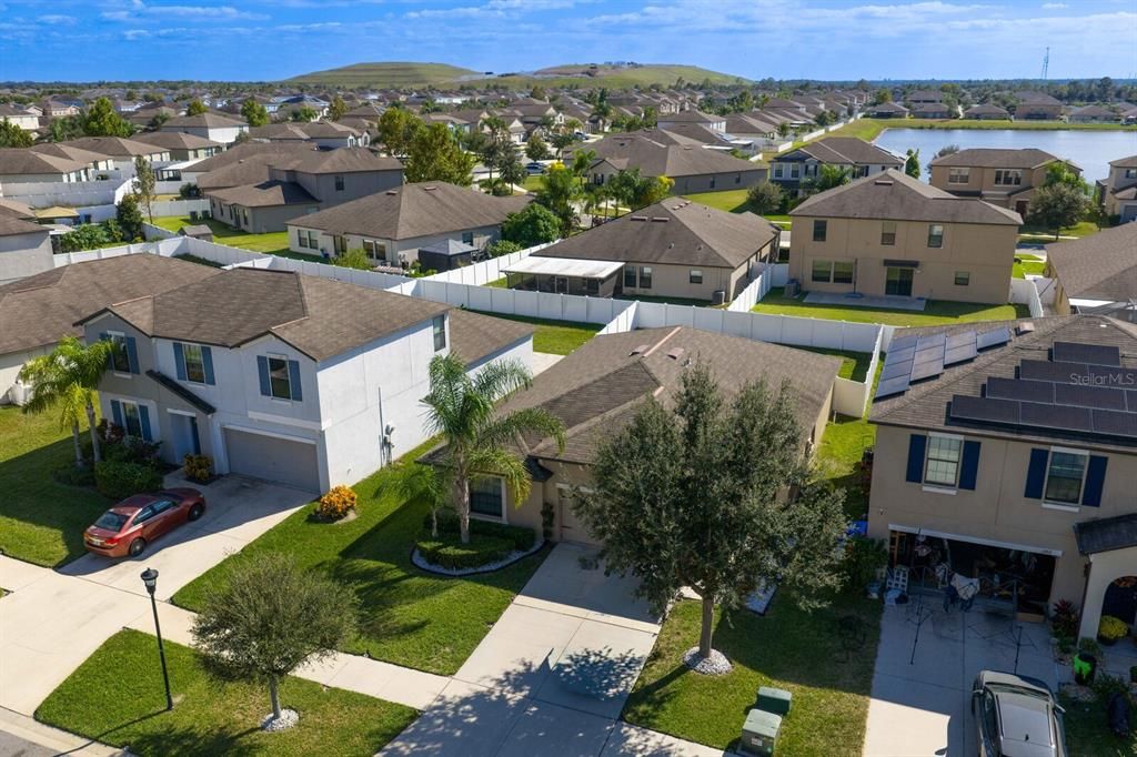 合同活跃: $335,000 (4 贝兹, 2 浴室, 1841 平方英尺)