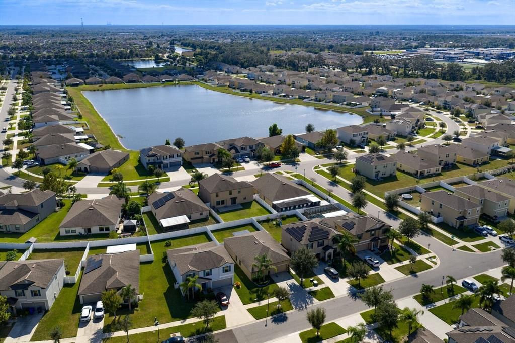 合同活跃: $335,000 (4 贝兹, 2 浴室, 1841 平方英尺)