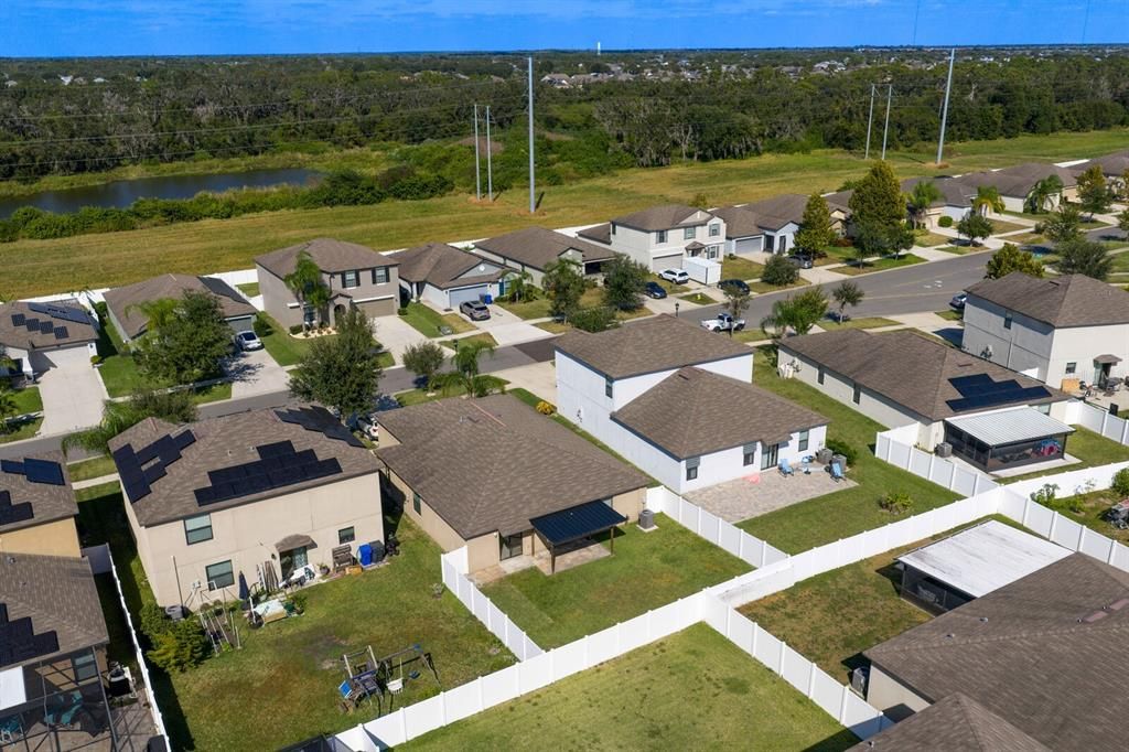 合同活跃: $335,000 (4 贝兹, 2 浴室, 1841 平方英尺)