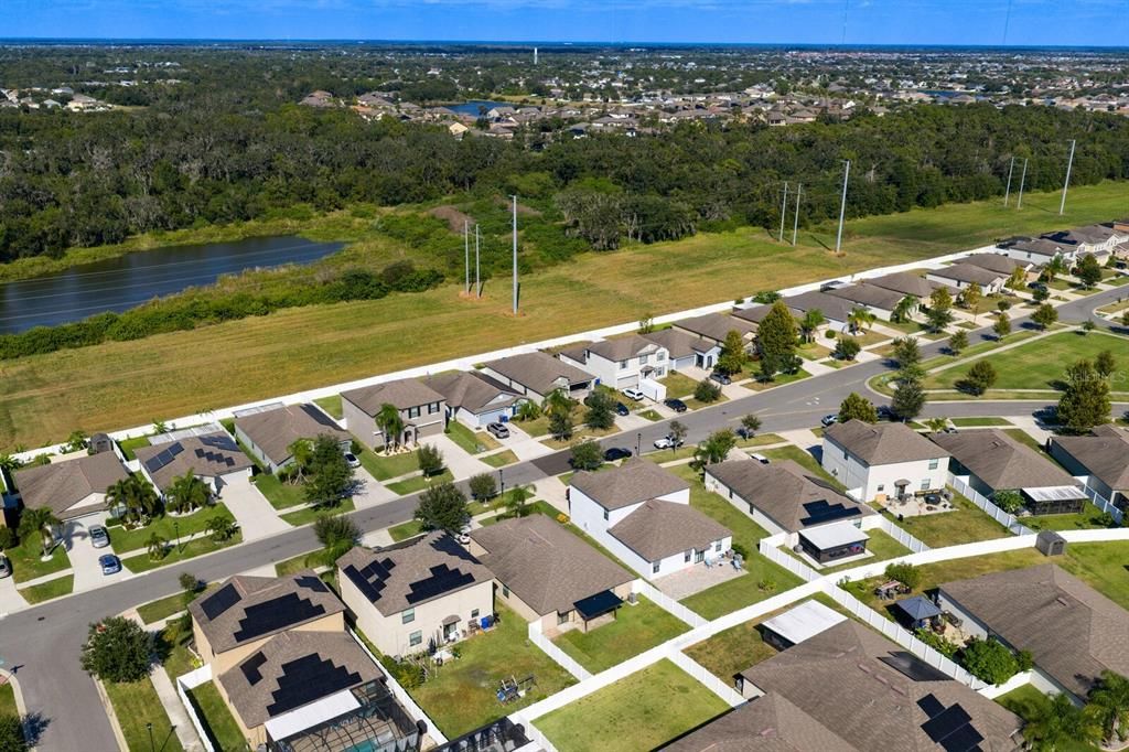 合同活跃: $335,000 (4 贝兹, 2 浴室, 1841 平方英尺)