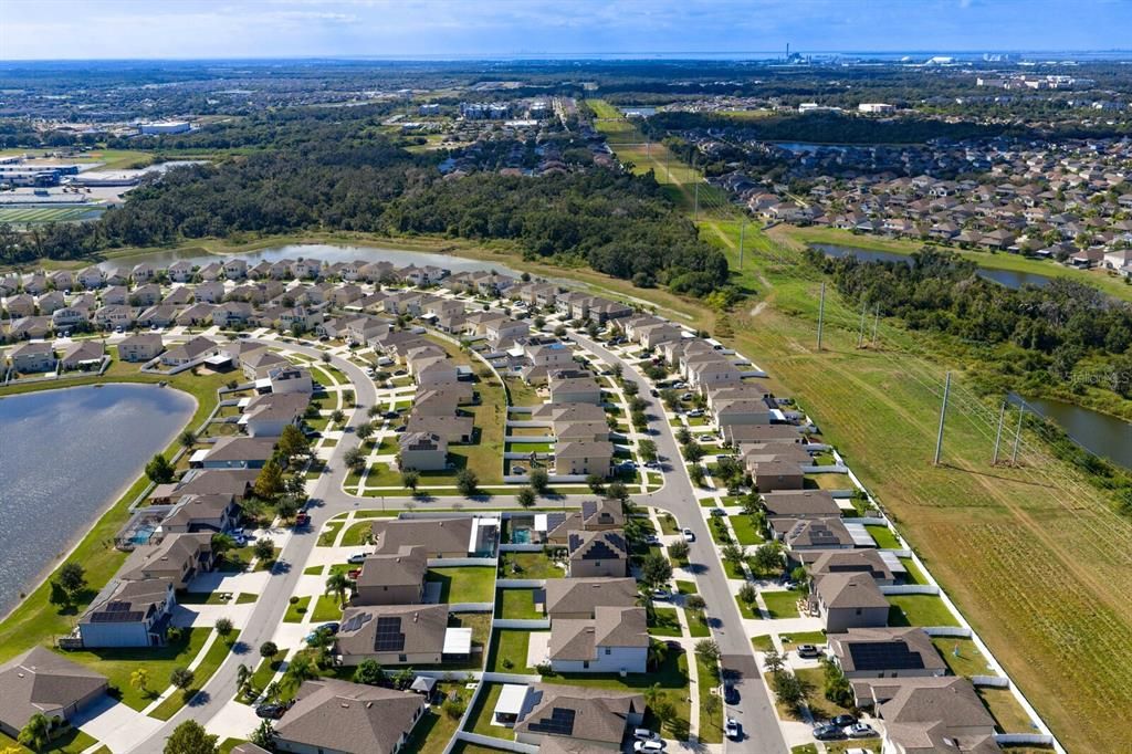 合同活跃: $335,000 (4 贝兹, 2 浴室, 1841 平方英尺)