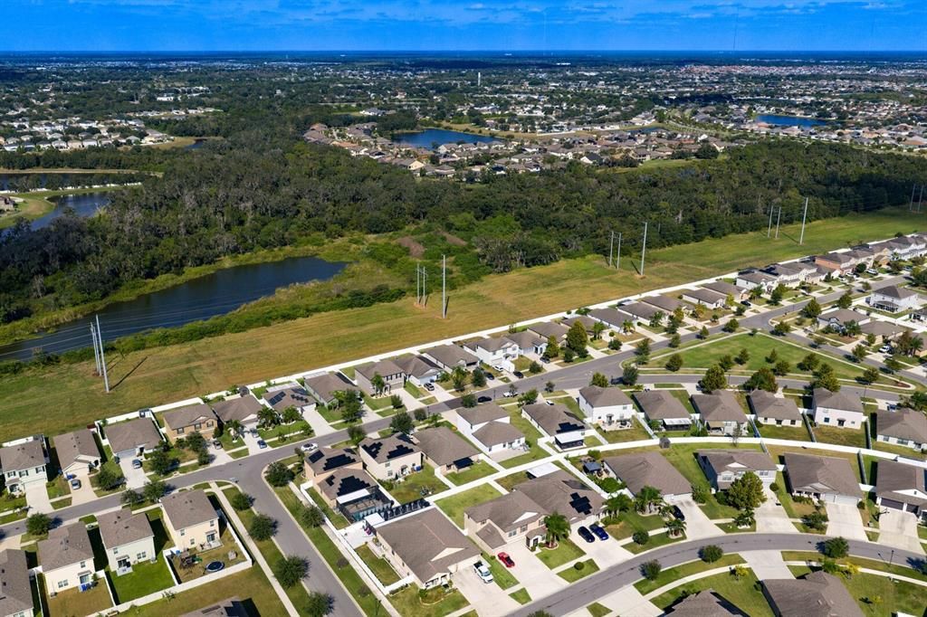 合同活跃: $335,000 (4 贝兹, 2 浴室, 1841 平方英尺)