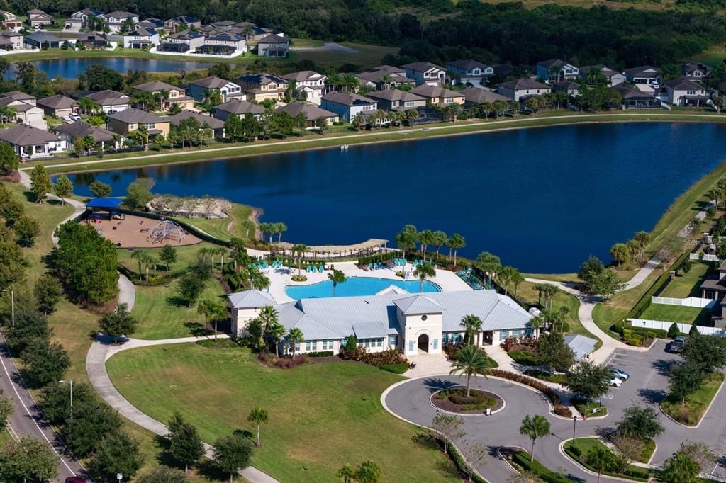 合同活跃: $335,000 (4 贝兹, 2 浴室, 1841 平方英尺)