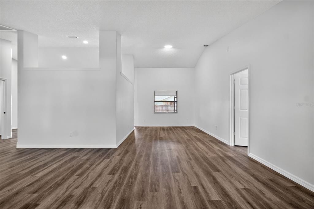 Active With Contract: $349,900 (3 beds, 2 baths, 2007 Square Feet)