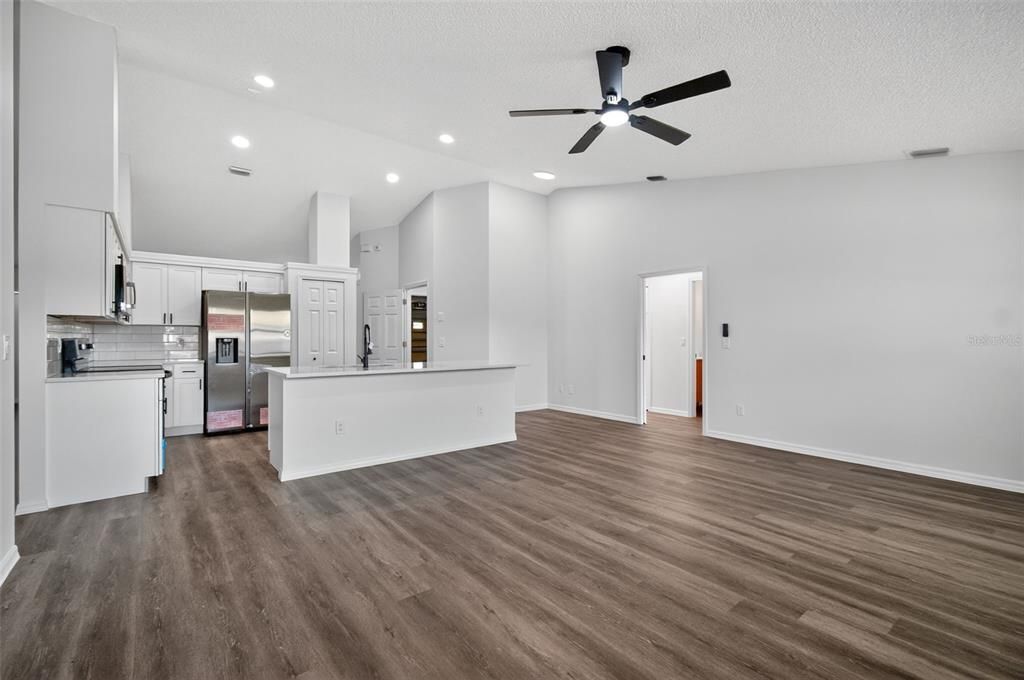 Active With Contract: $349,900 (3 beds, 2 baths, 2007 Square Feet)