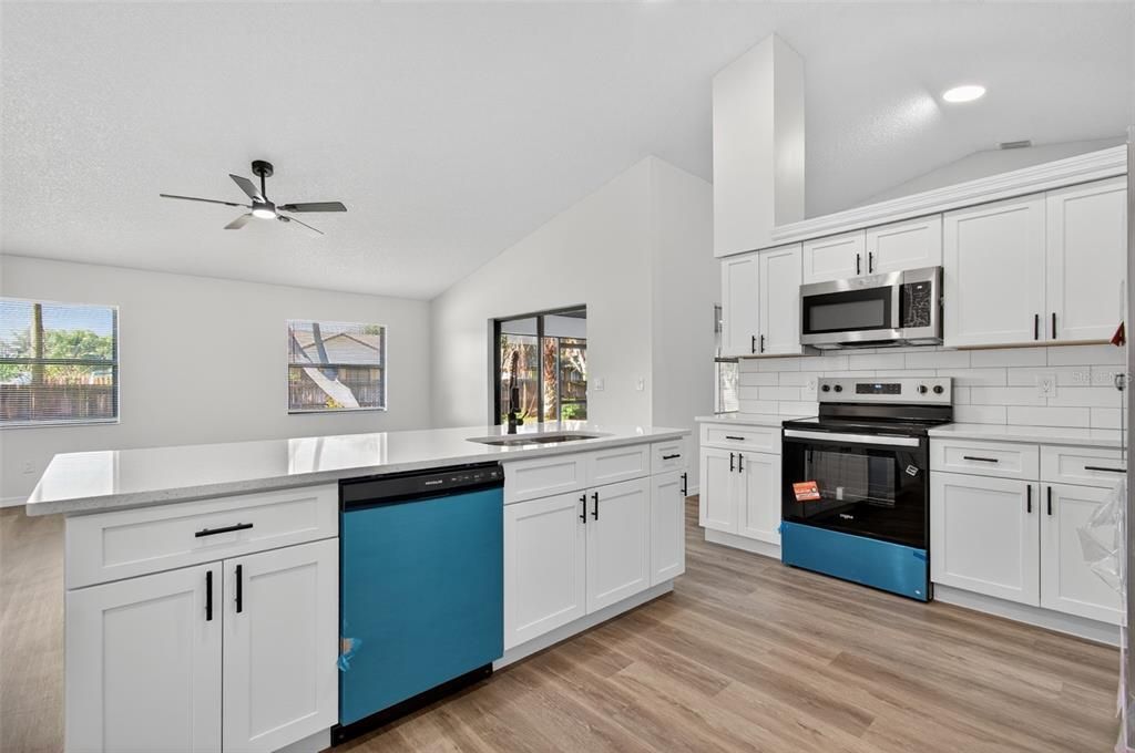 Active With Contract: $349,900 (3 beds, 2 baths, 2007 Square Feet)