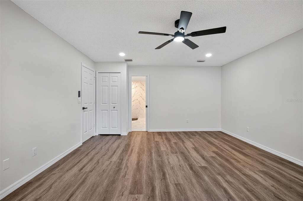 Active With Contract: $349,900 (3 beds, 2 baths, 2007 Square Feet)