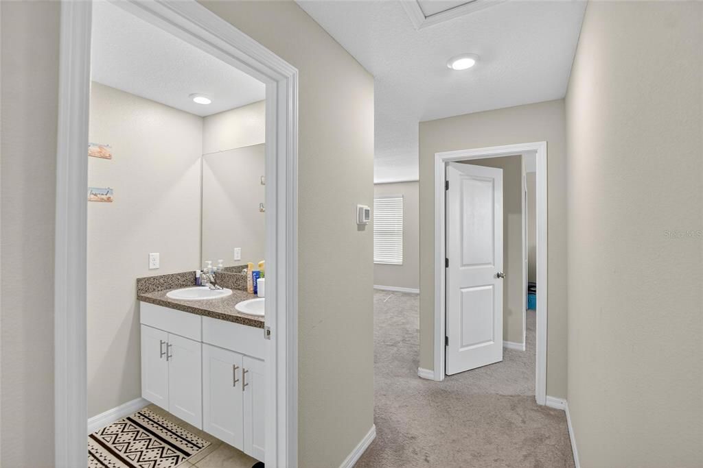 For Rent: $3,400 (6 beds, 2 baths, 2902 Square Feet)