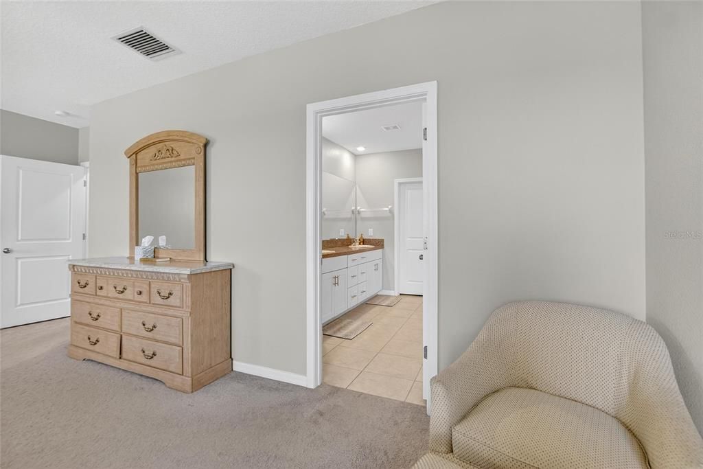 For Rent: $3,400 (6 beds, 2 baths, 2902 Square Feet)