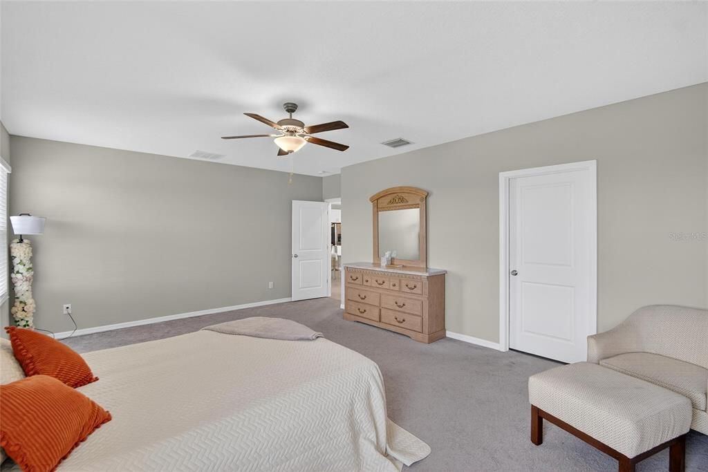 For Rent: $3,400 (6 beds, 2 baths, 2902 Square Feet)