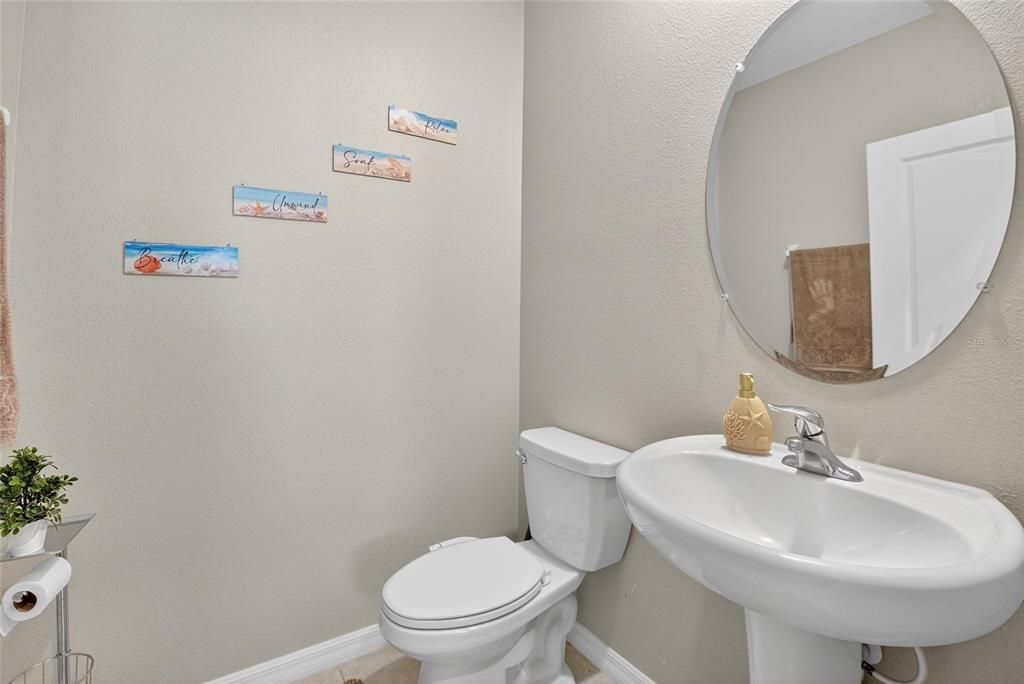 For Rent: $3,400 (6 beds, 2 baths, 2902 Square Feet)