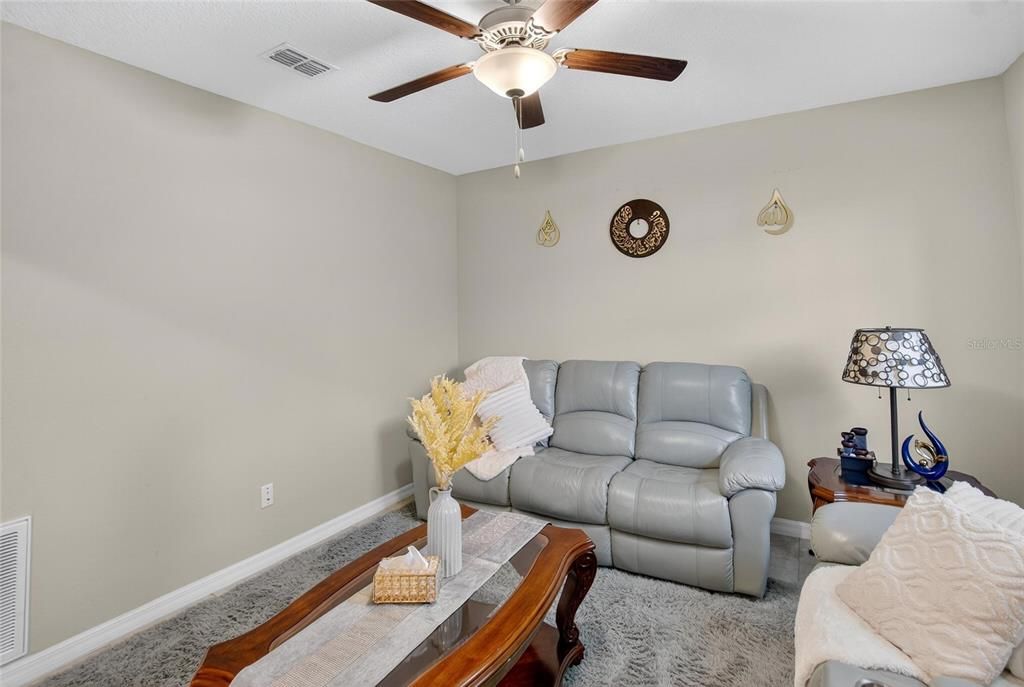 For Rent: $3,400 (6 beds, 2 baths, 2902 Square Feet)