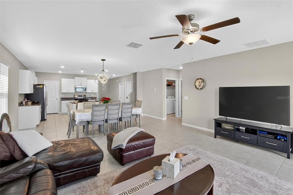 For Rent: $3,400 (6 beds, 2 baths, 2902 Square Feet)