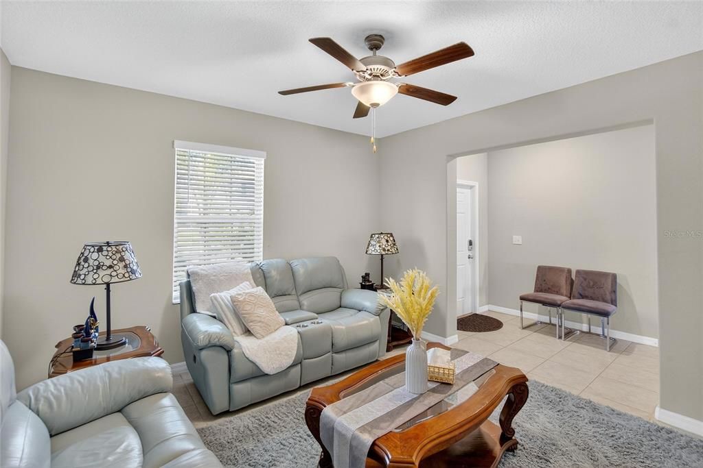 For Rent: $3,400 (6 beds, 2 baths, 2902 Square Feet)