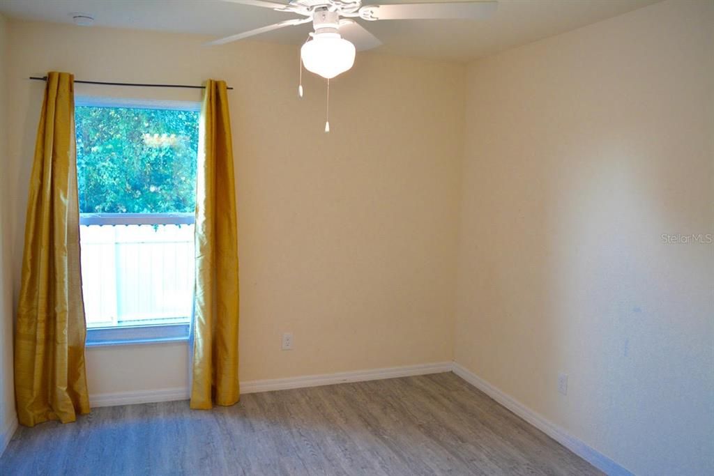 En Venta: $264,900 (4 camas, 3 baños, 1648 Pies cuadrados)