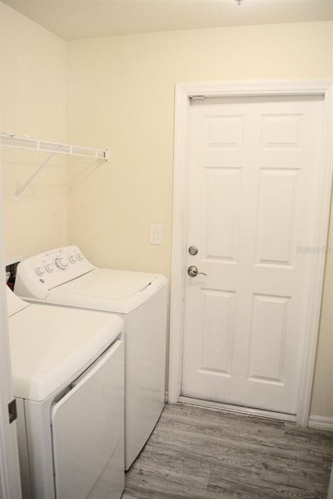 En Venta: $264,900 (4 camas, 3 baños, 1648 Pies cuadrados)