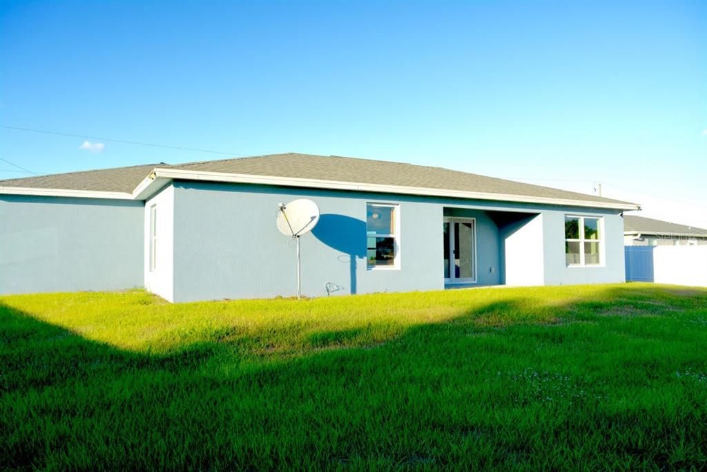 En Venta: $264,900 (4 camas, 3 baños, 1648 Pies cuadrados)