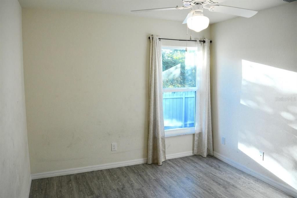 En Venta: $264,900 (4 camas, 3 baños, 1648 Pies cuadrados)