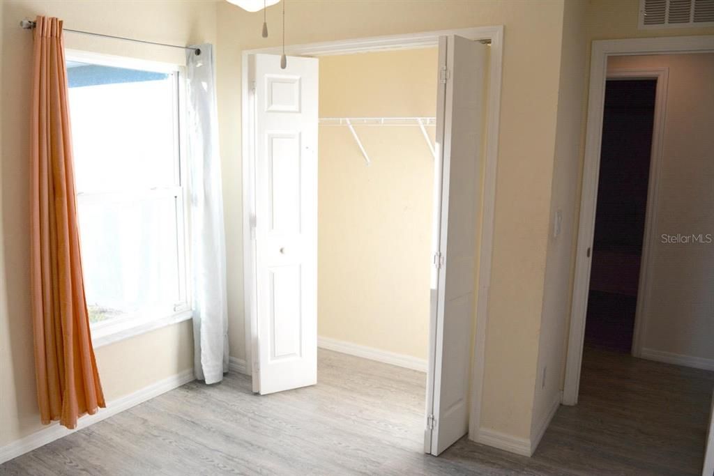 En Venta: $264,900 (4 camas, 3 baños, 1648 Pies cuadrados)