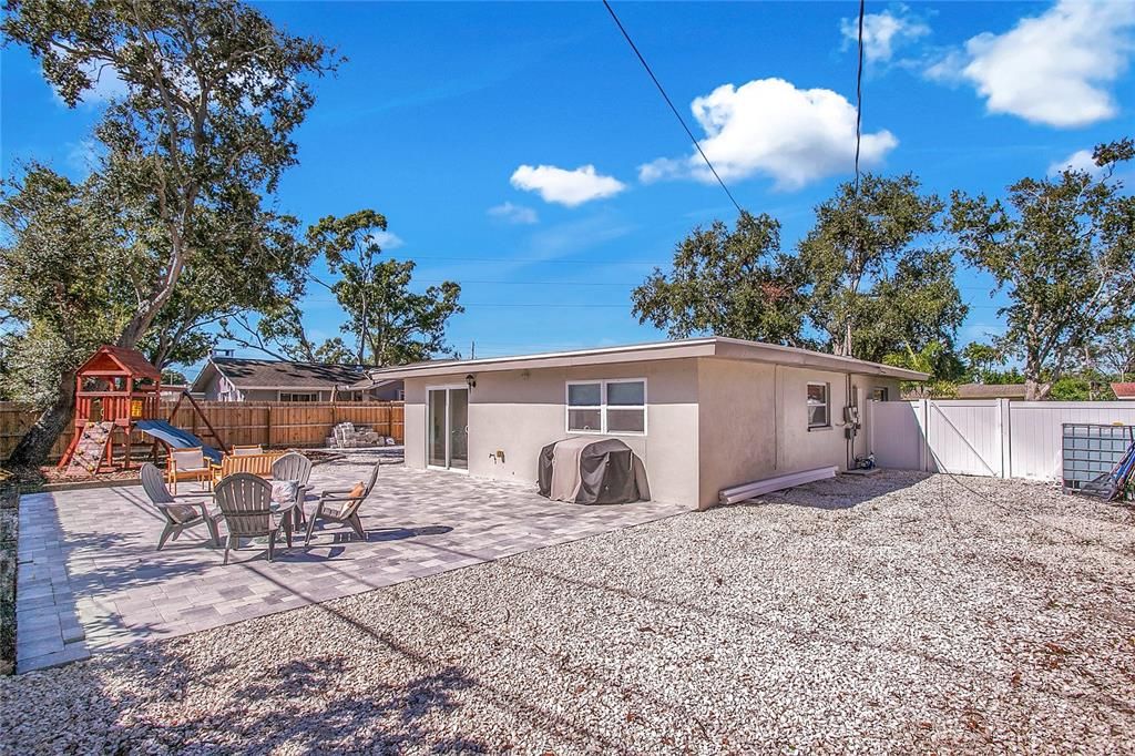 待售: $379,999 (3 贝兹, 1 浴室, 1313 平方英尺)