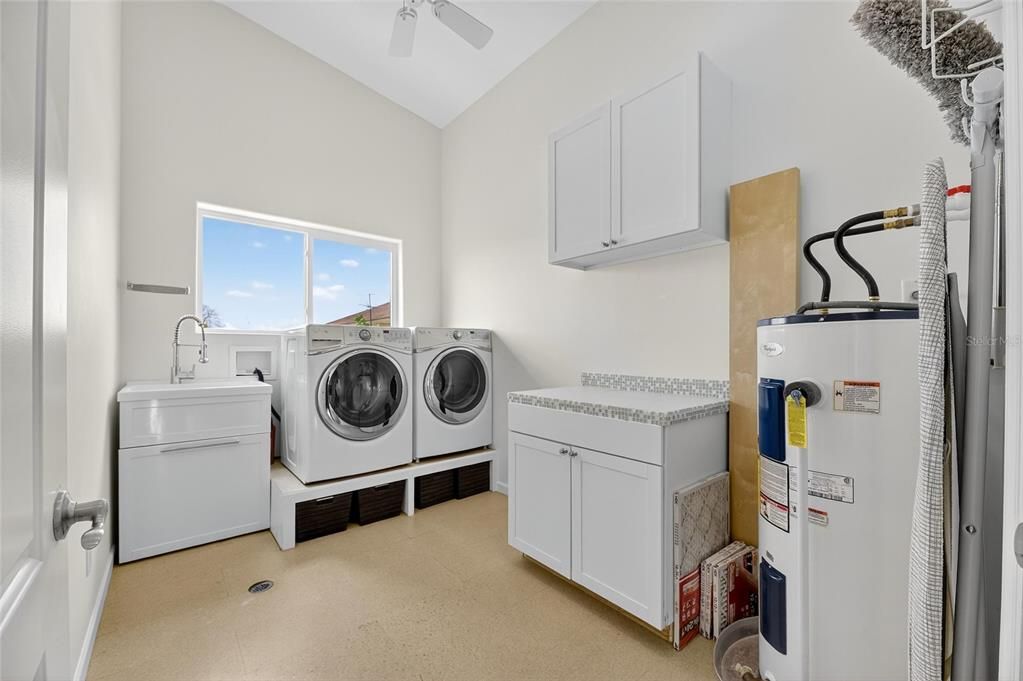 В аренду: $4,000 (3 спален, 2 ванн, 1722 Квадратных фут)