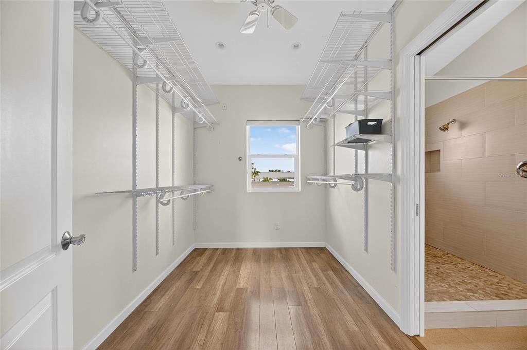 В аренду: $4,000 (3 спален, 2 ванн, 1722 Квадратных фут)