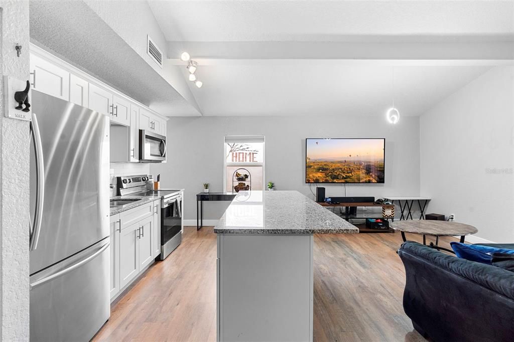 На продажу: $265,000 (3 спален, 2 ванн, 1148 Квадратных фут)