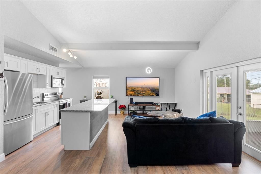 На продажу: $265,000 (3 спален, 2 ванн, 1148 Квадратных фут)