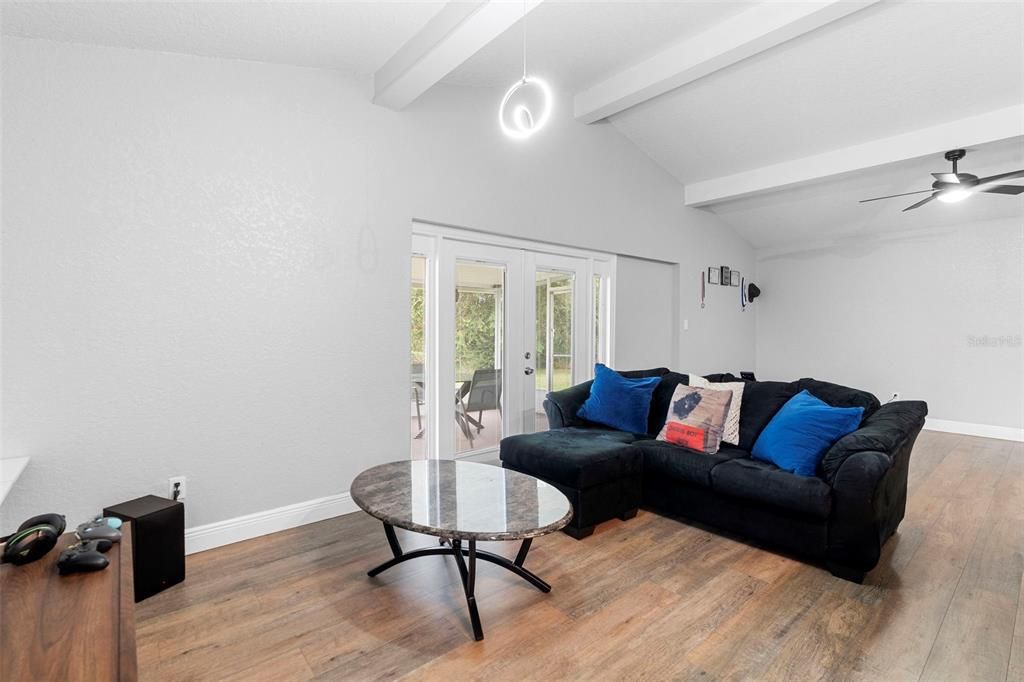 На продажу: $265,000 (3 спален, 2 ванн, 1148 Квадратных фут)