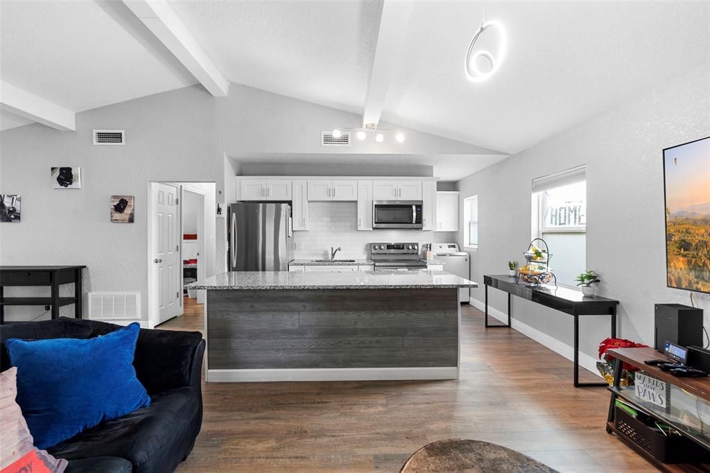 На продажу: $265,000 (3 спален, 2 ванн, 1148 Квадратных фут)