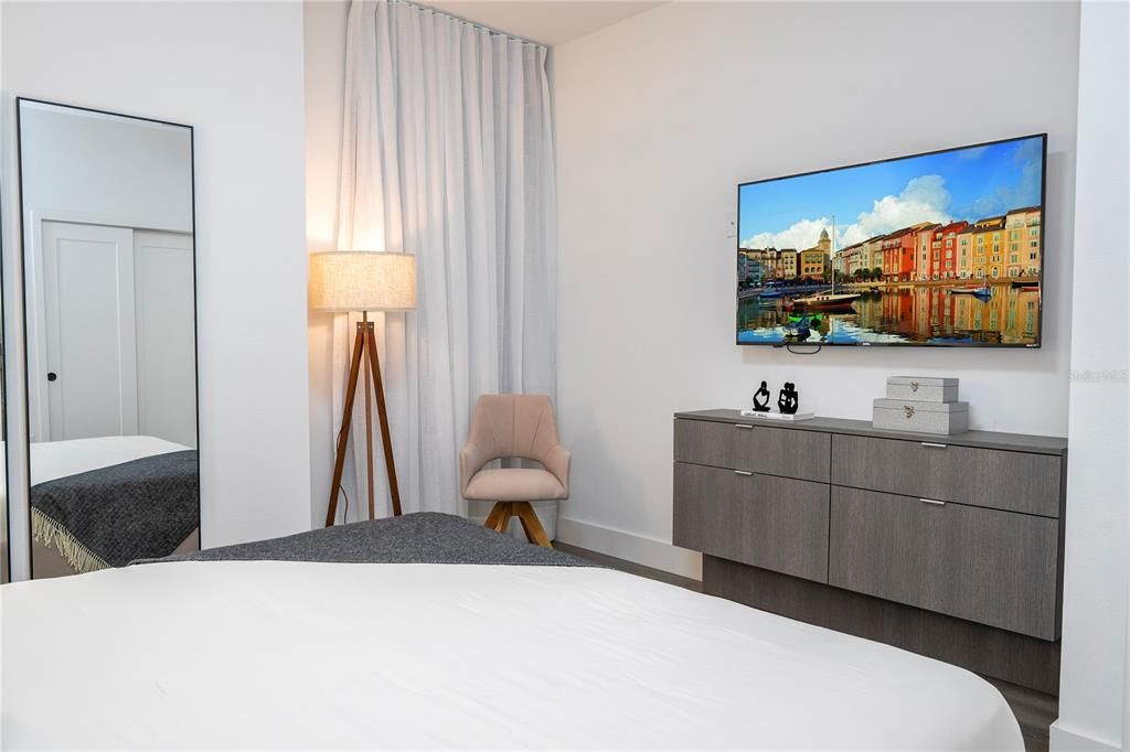 For Sale: $595,000 (5 beds, 4 baths, 2133 Square Feet)