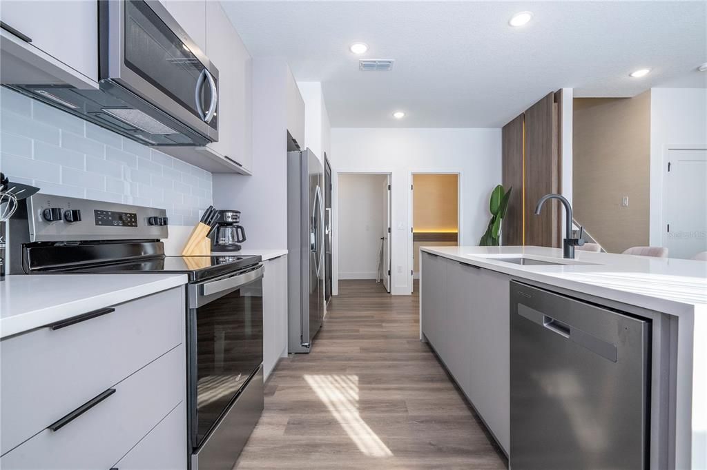 For Sale: $595,000 (5 beds, 4 baths, 2133 Square Feet)